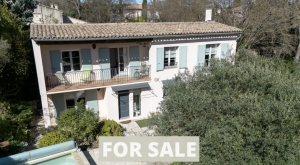 Manor House with Swimming Pool in Landscaped Gardens