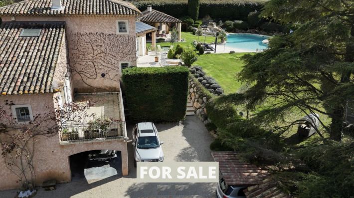 Manor House with Swimming Pool