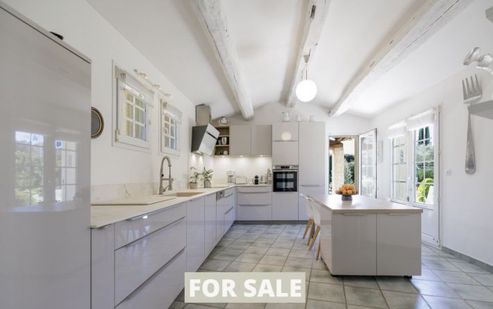 Manor House with Swimming Pool