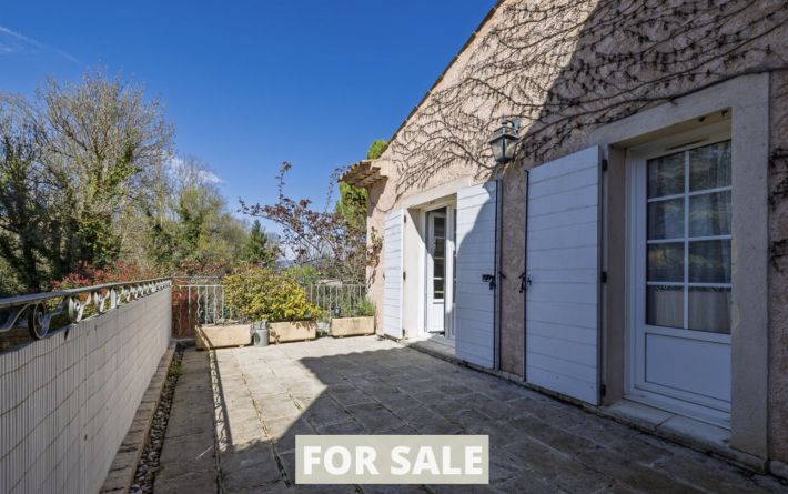 Manor House with Swimming Pool