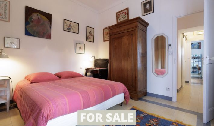 Up-Market Manor House with Swimming Pool