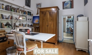 Up-Market Manor House with Swimming Pool