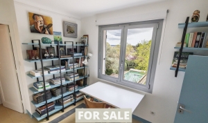 Up-Market Manor House with Swimming Pool