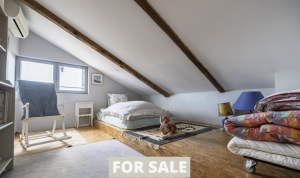 Up-Market Manor House with Swimming Pool