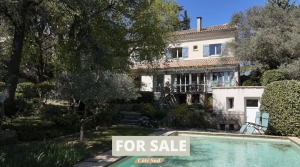 Up-Market Manor House with Swimming Pool