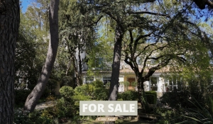 Up-Market Manor House with Swimming Pool