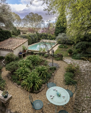 Up-Market Manor House with Swimming Pool