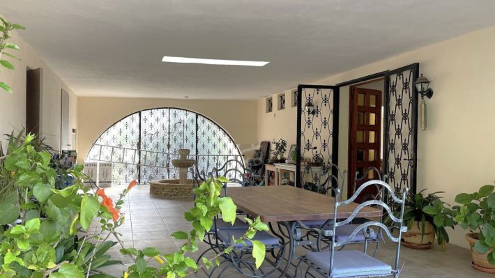 Villa with Swimming Pool and Panoramic Views
