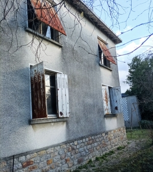 Detached House with Outbuilding and Large Garden