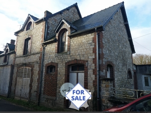 Detached House with Outbuilding and Large Garden