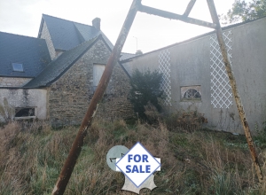 Detached House with Outbuilding and Large Garden