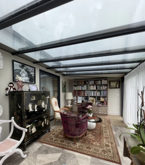 Detached House with Garden