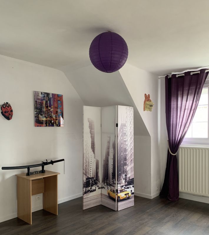Large Detached Family Home with Garden