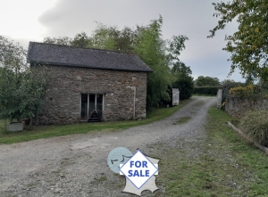 Detached Country House with Outbuilding