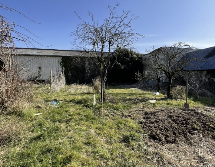 Former Diary Farm Complex in 2.45 Hectares of Land