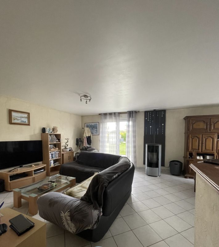 Detached House with Landscaped Garden