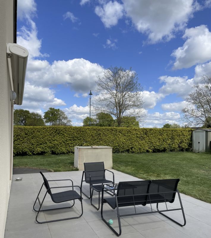 Detached House with Landscaped Garden