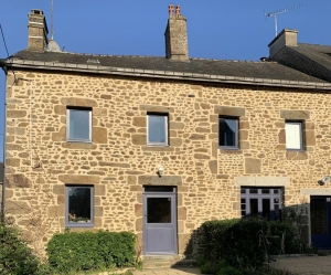 Traditional House with Garden and Outbuilding