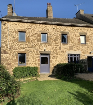 Traditional House with Garden and Outbuilding