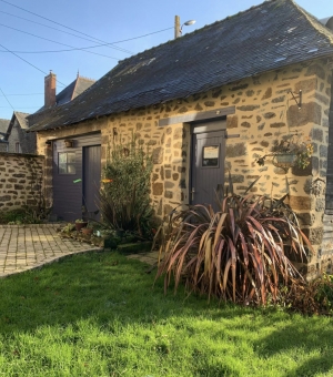 Traditional House with Garden and Outbuilding