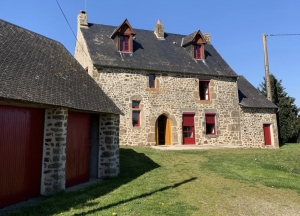 Detached Country House with Outbuilding