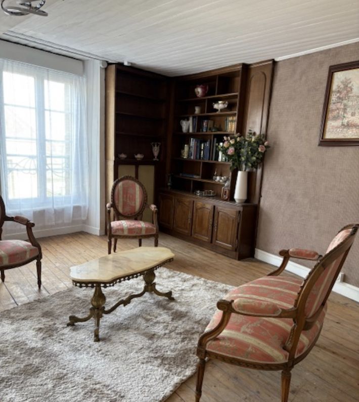 Large Town House in Popular Market Town