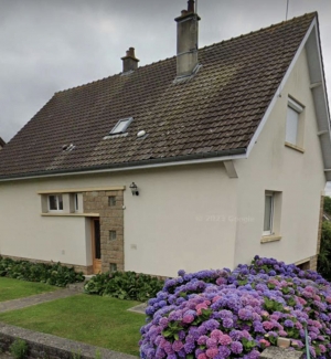 Detached House with Garden