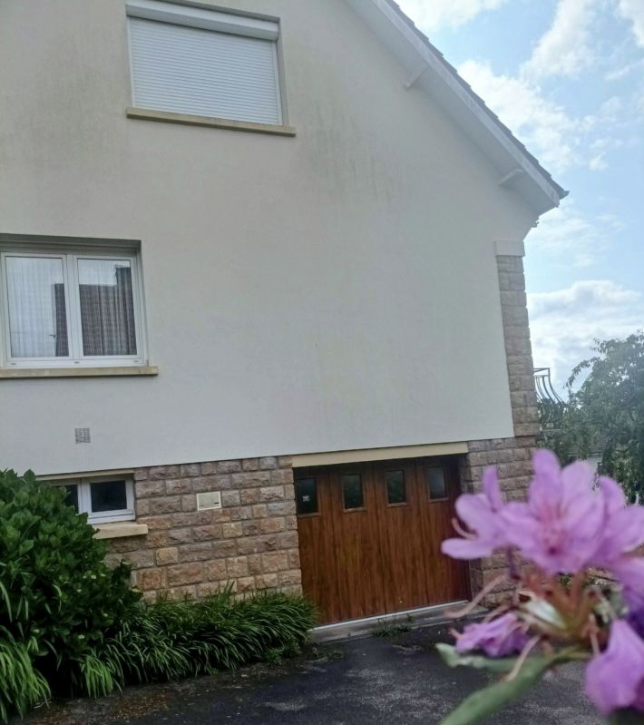 Detached House with Garden