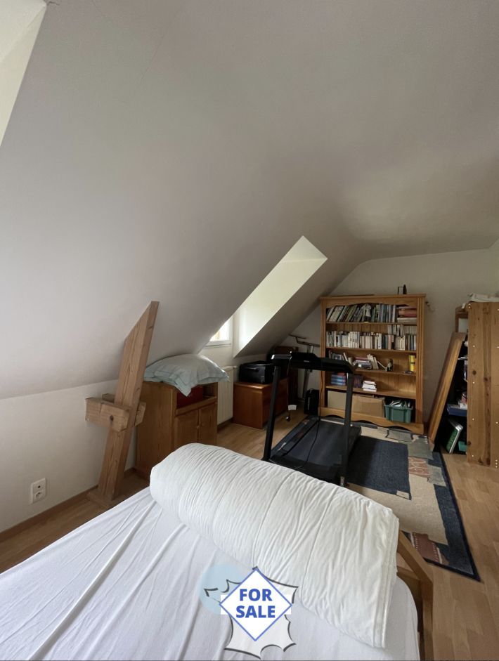 Superb Detached Property With Landscaped Gardens