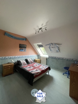 Superb Detached Property With Landscaped Gardens