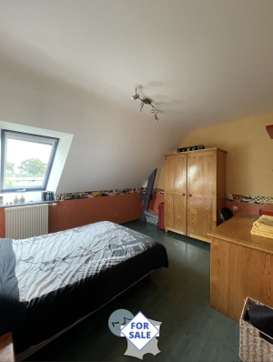 Superb Detached Property With Landscaped Gardens