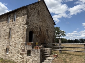 Beautiful Character Cottage in Rural Setting