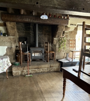 Beautiful Character Cottage in Rural Setting