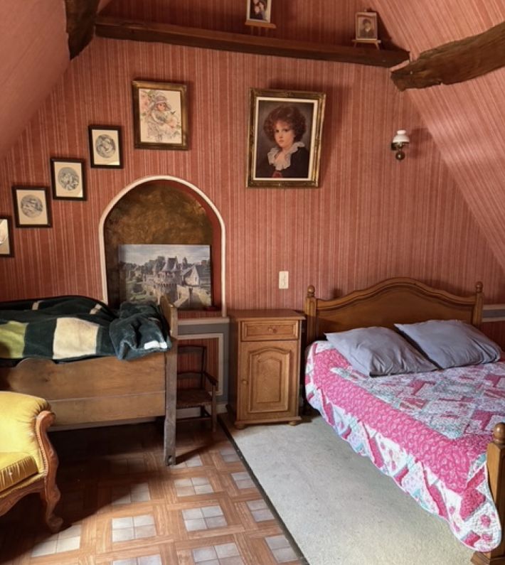 Beautiful Character Cottage in Rural Setting