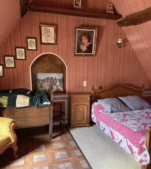 Beautiful Character Cottage in Rural Setting