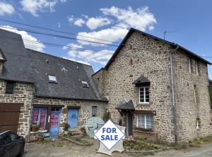 Beautiful Character Cottage in Rural Setting