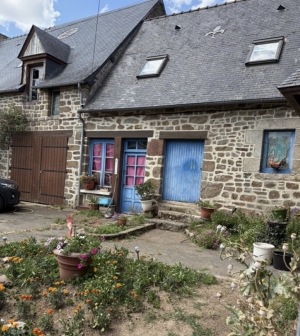 Beautiful Character Cottage in Rural Setting