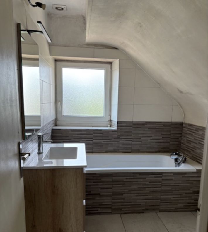 Detached House with Garden