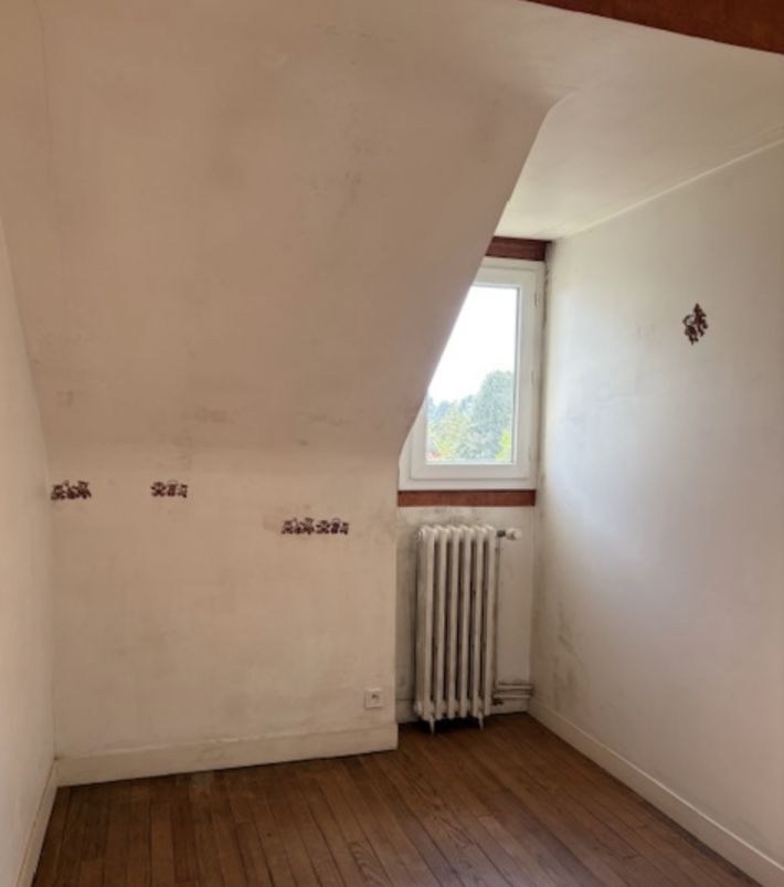 Detached House with Garden