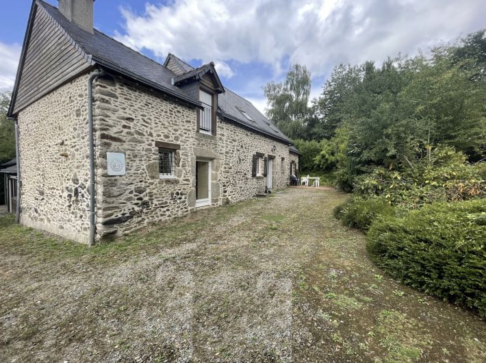 Detached Country House with Garden