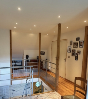 Contemporary Detached House with Lovely Garden