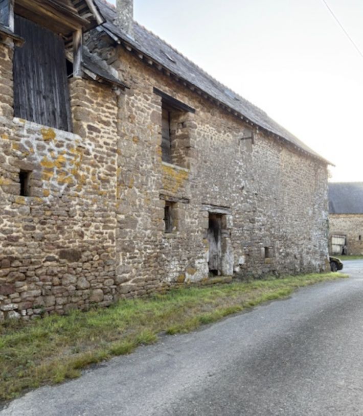 Two Stone Barns to Renovate and Develop