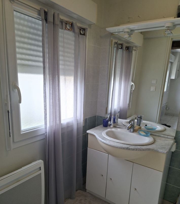 Traditional House with Garden