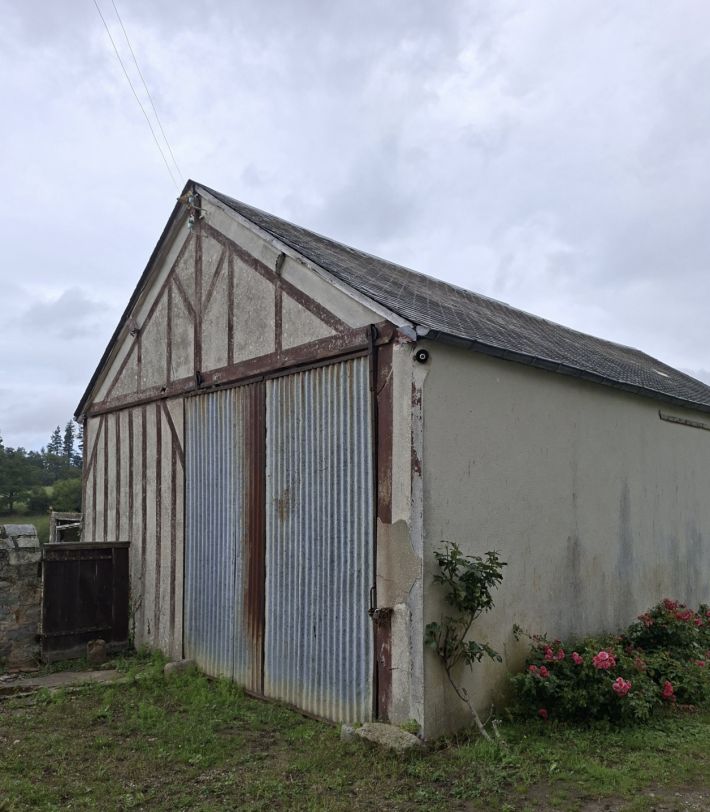 Detached Longere House with Outbuildings