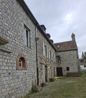 Detached Longere House with Outbuildings