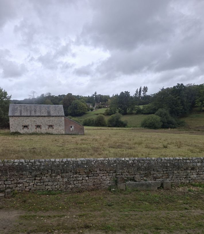Detached Longere House with Outbuildings