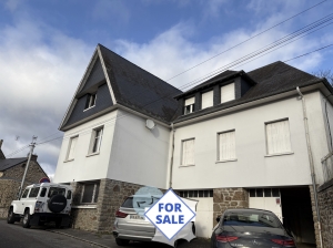 Detached House with Landscaped Garden