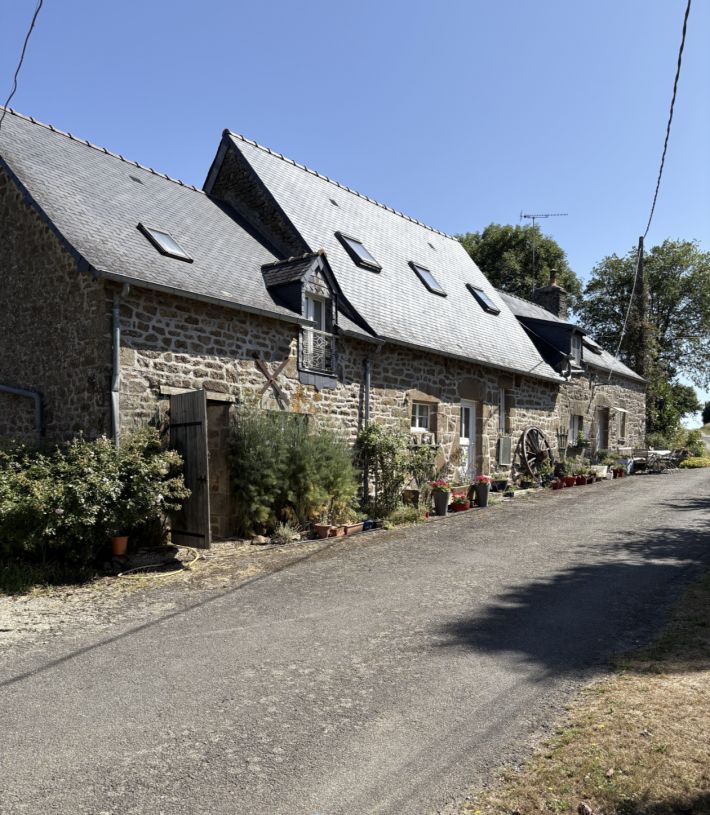 Detached Countryside Longere in Lovely Grounds