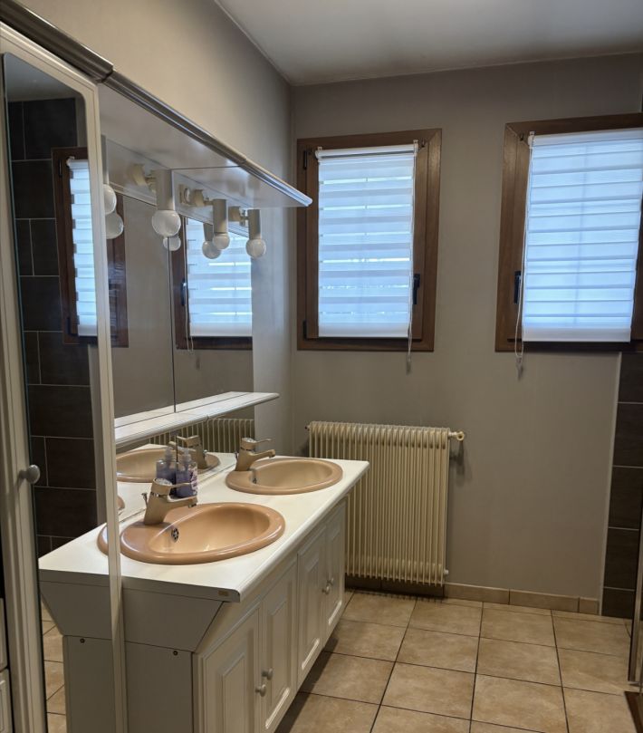 Detached House with Landscaped Garden