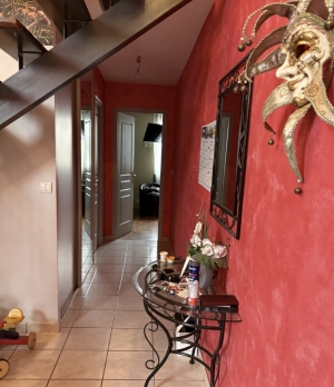 Contemporary Detached House with Swimming Pool and More